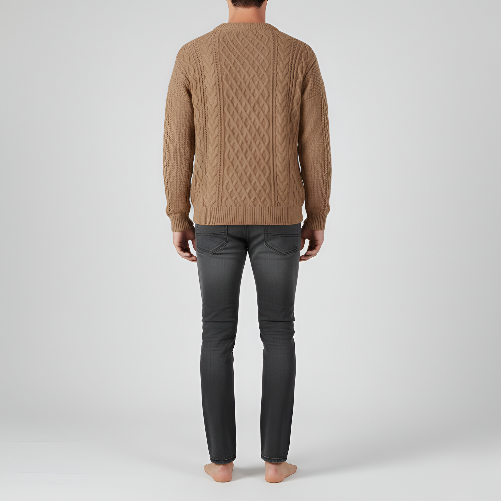 Pánsky zimný pulóver s okrúhlym výstrihom a vrkočovým vzorom