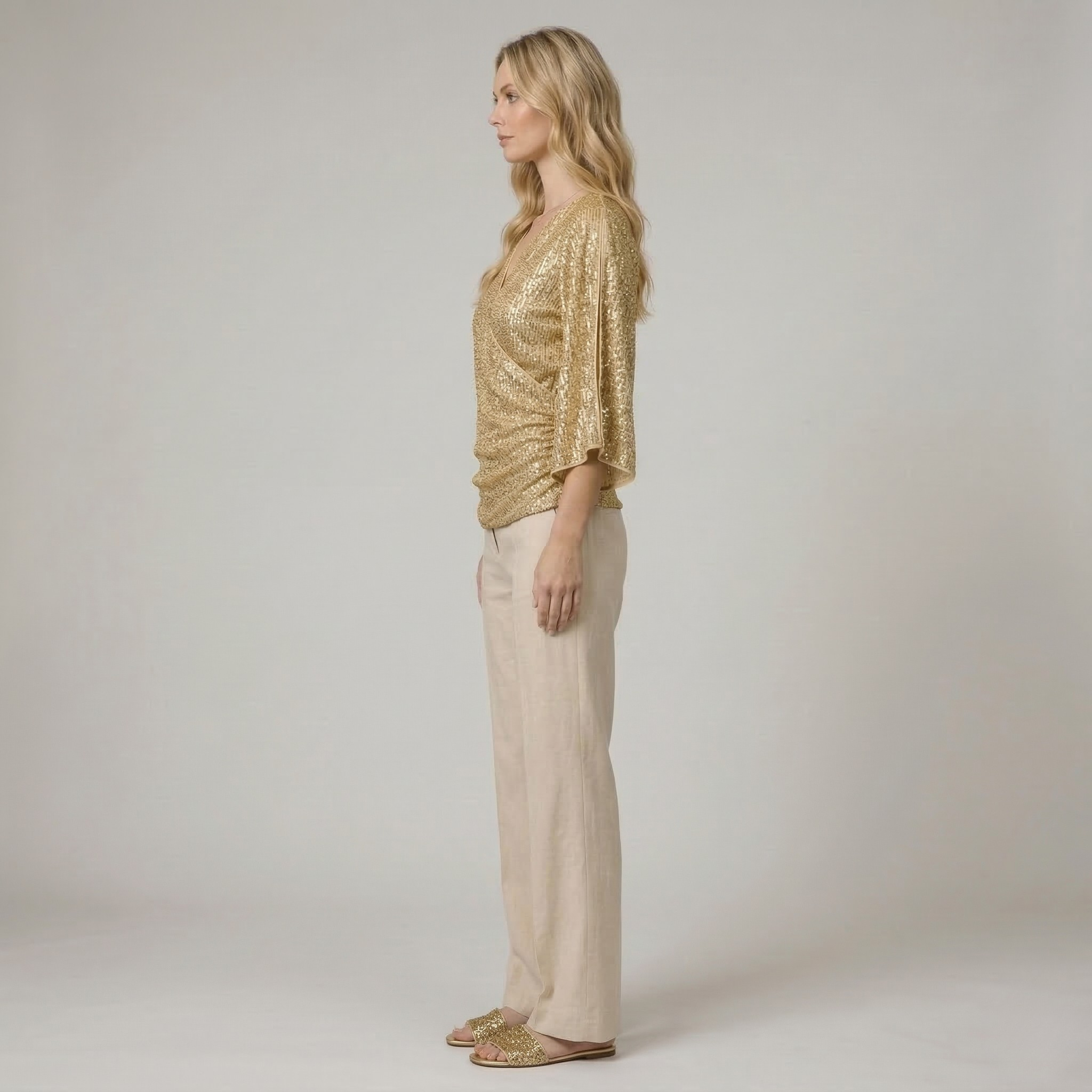 Eleanora | Blusa a portafoglio testurizzata con scollo a V e maniche con spacco