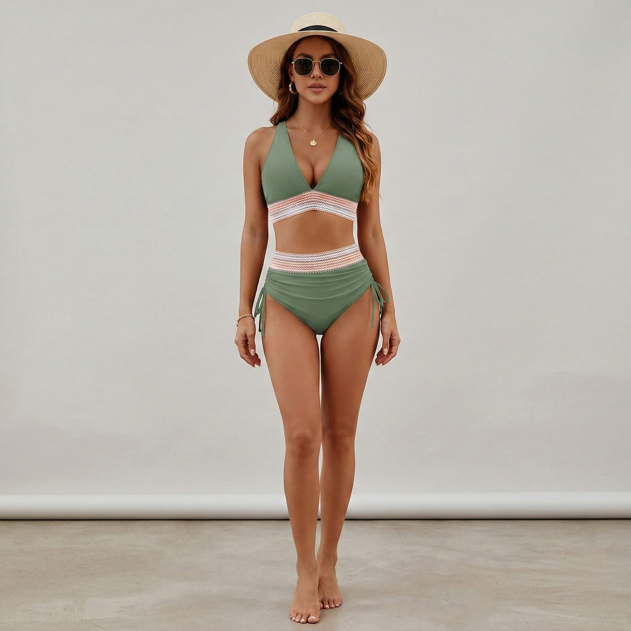 Női magas derekú bikini szett V-nyakú háromszög felsővel, kétdarabos fürdőruha