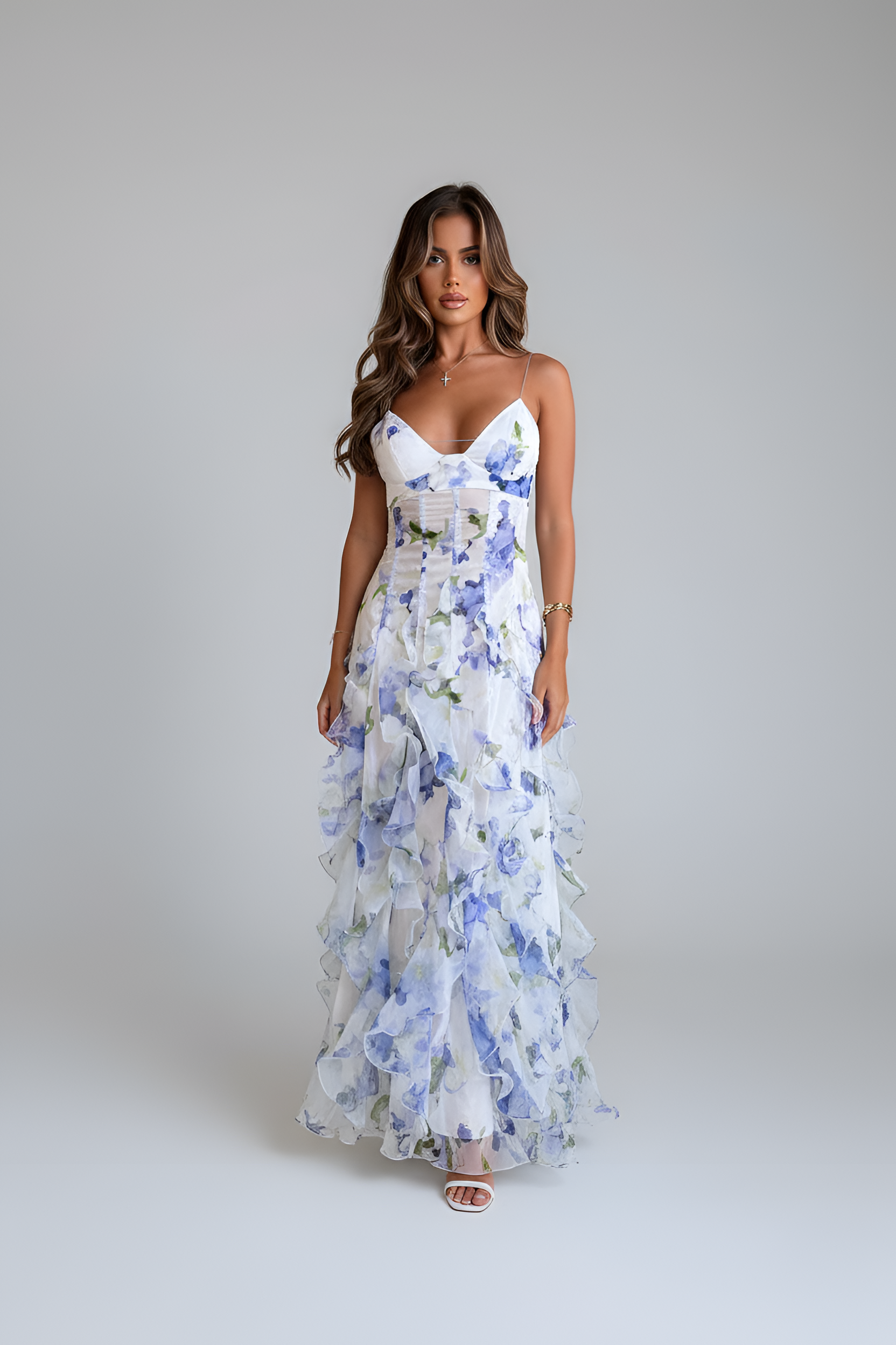 Vestido de cerimónia com folhos florais para mulher