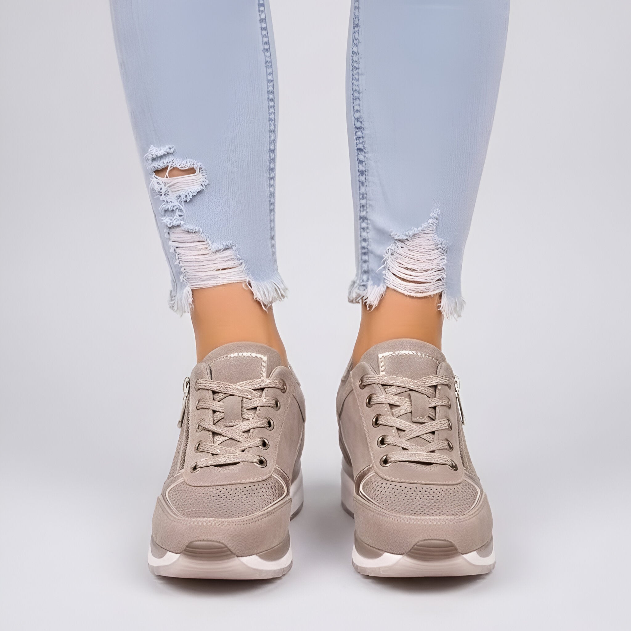 By Assuli Women’s Casual Sneakers with Cushioned Sole and Lace-Up Design