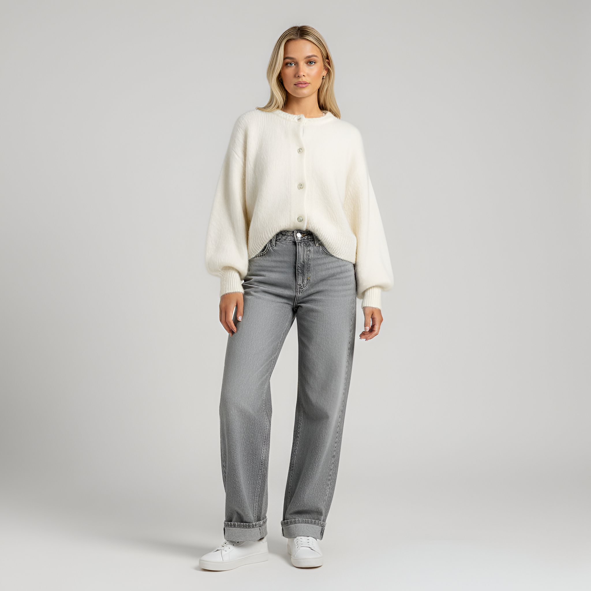 Damenstrickjacke mit Knopfleiste und lockerem Schnitt